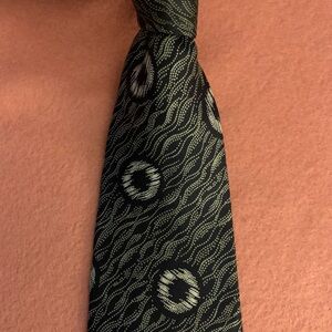 HARVE BENARD 100% Silk Tie